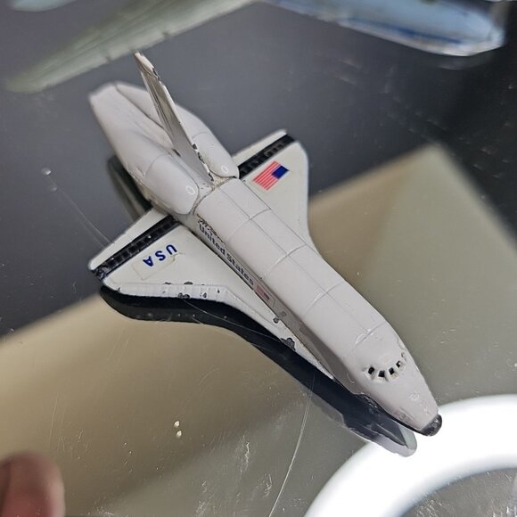 Diecast Planes 5pcs For Parts Or Repair Spaceshuttle DC-10 VC-10 Ertl Hong Kong - Picture 9 of 15
